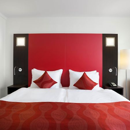 Ramada Encore By Wyndham Geneva Carouge Bagian luar foto