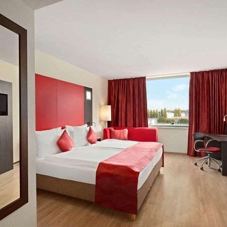 Ramada Encore By Wyndham Geneva Carouge Bagian luar foto