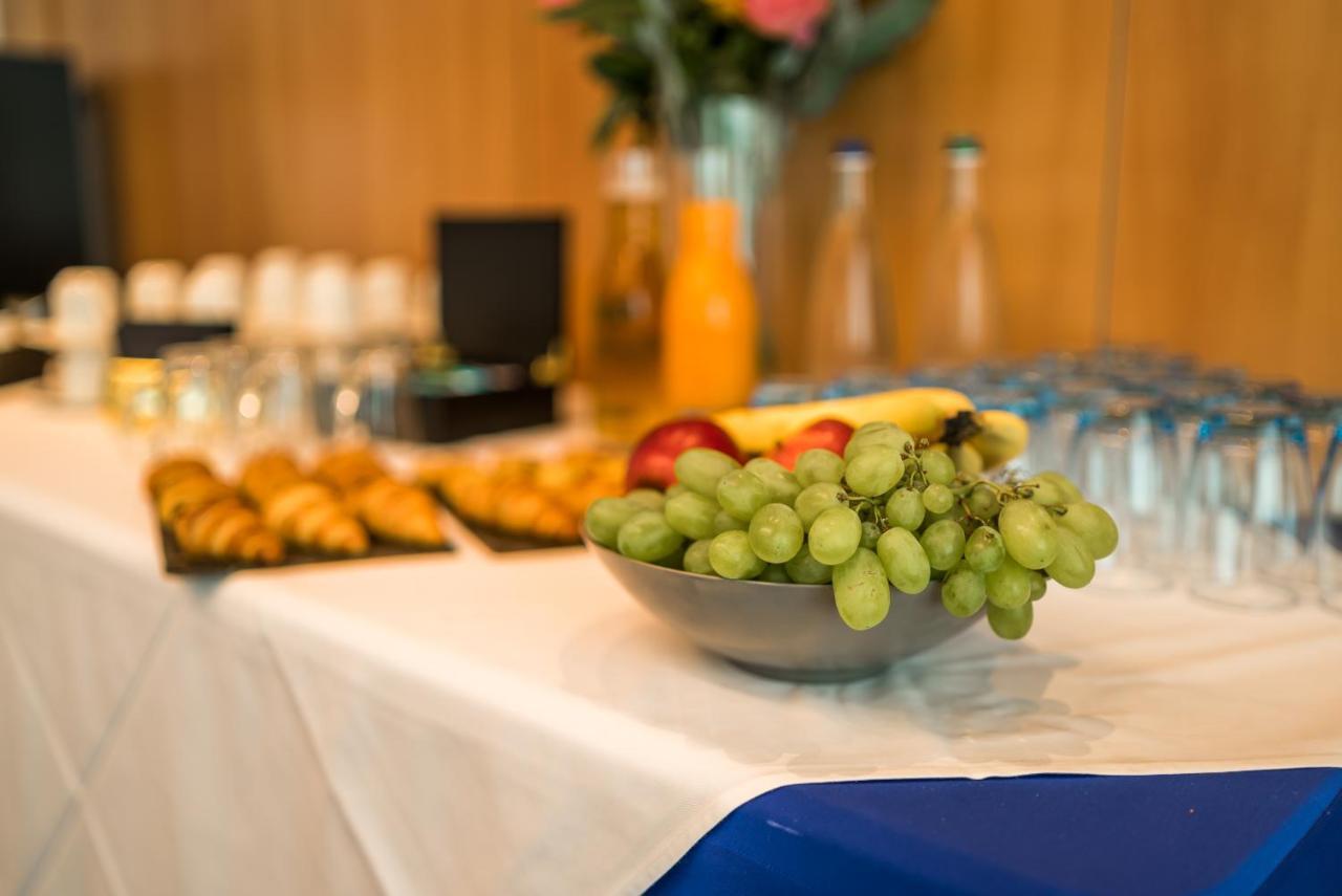 Ramada Encore By Wyndham Geneva Carouge Bagian luar foto