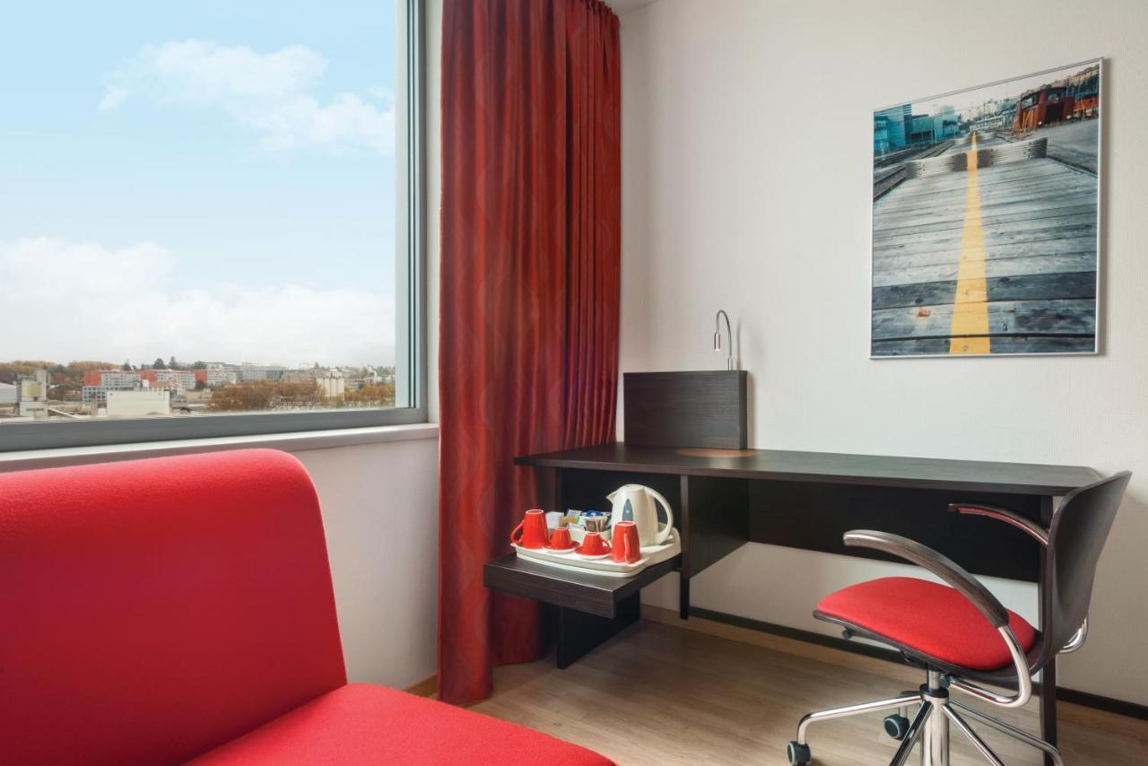 Ramada Encore By Wyndham Geneva Carouge Bagian luar foto