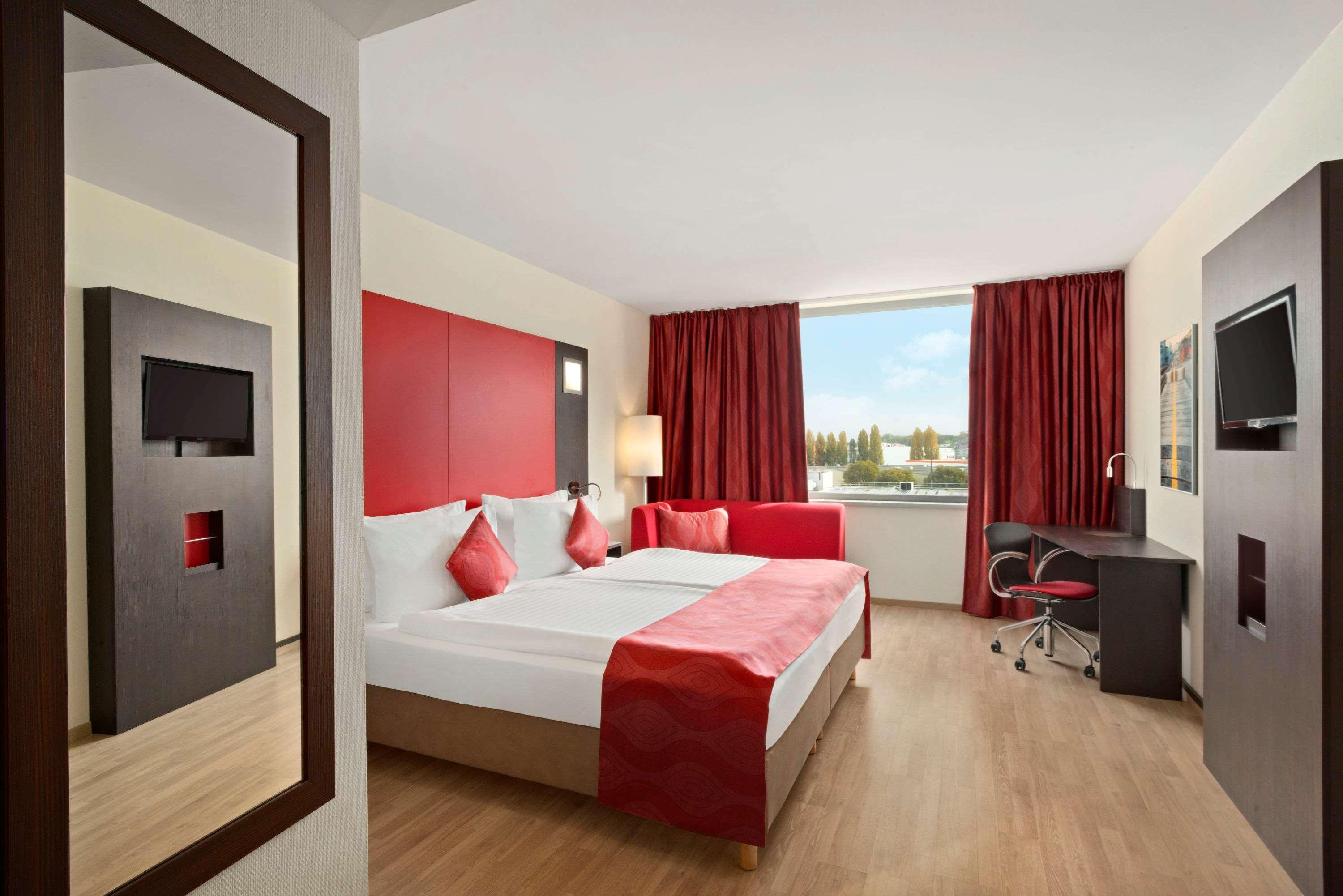 Ramada Encore By Wyndham Geneva Carouge Bagian luar foto