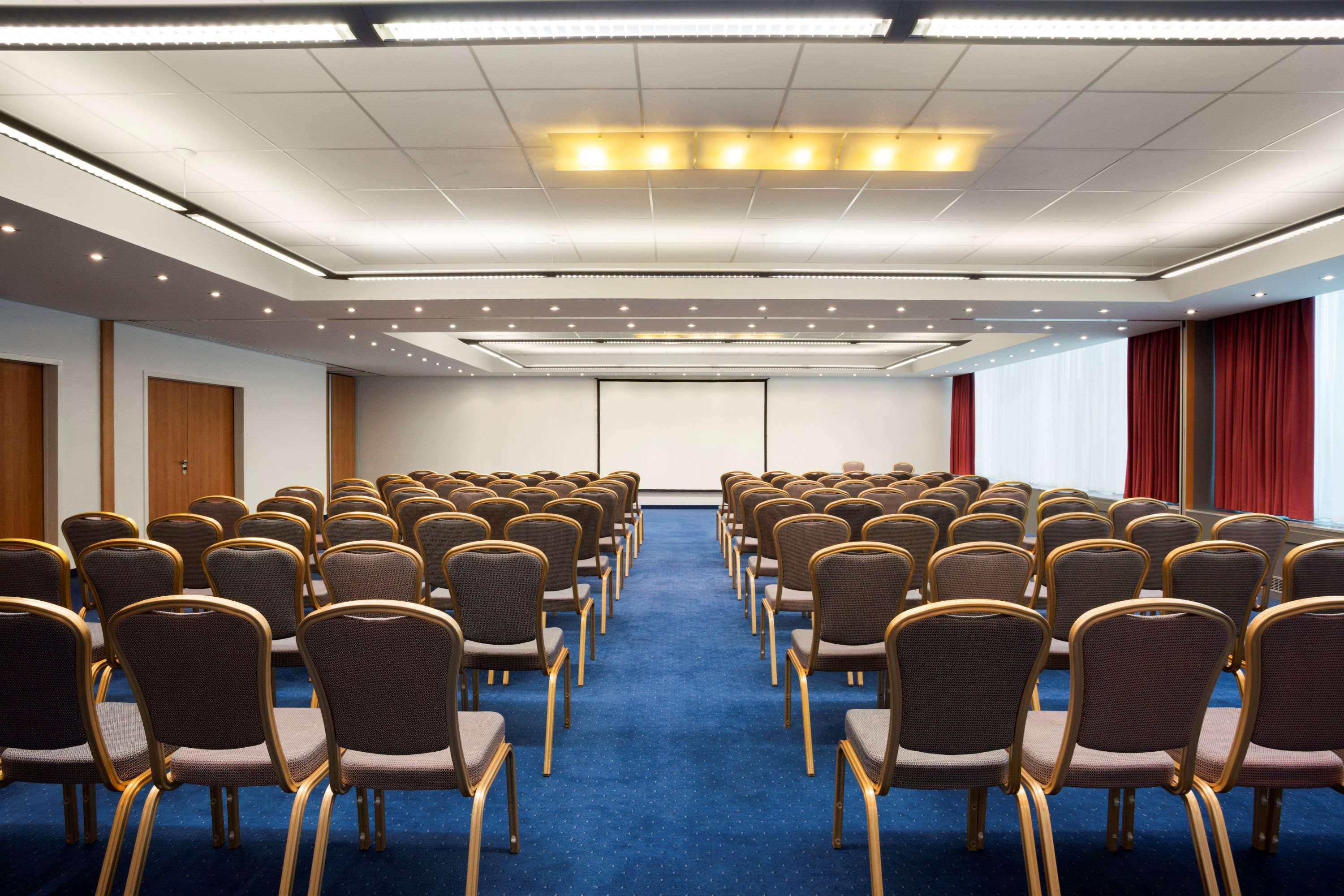 Ramada Encore By Wyndham Geneva Carouge Bagian luar foto