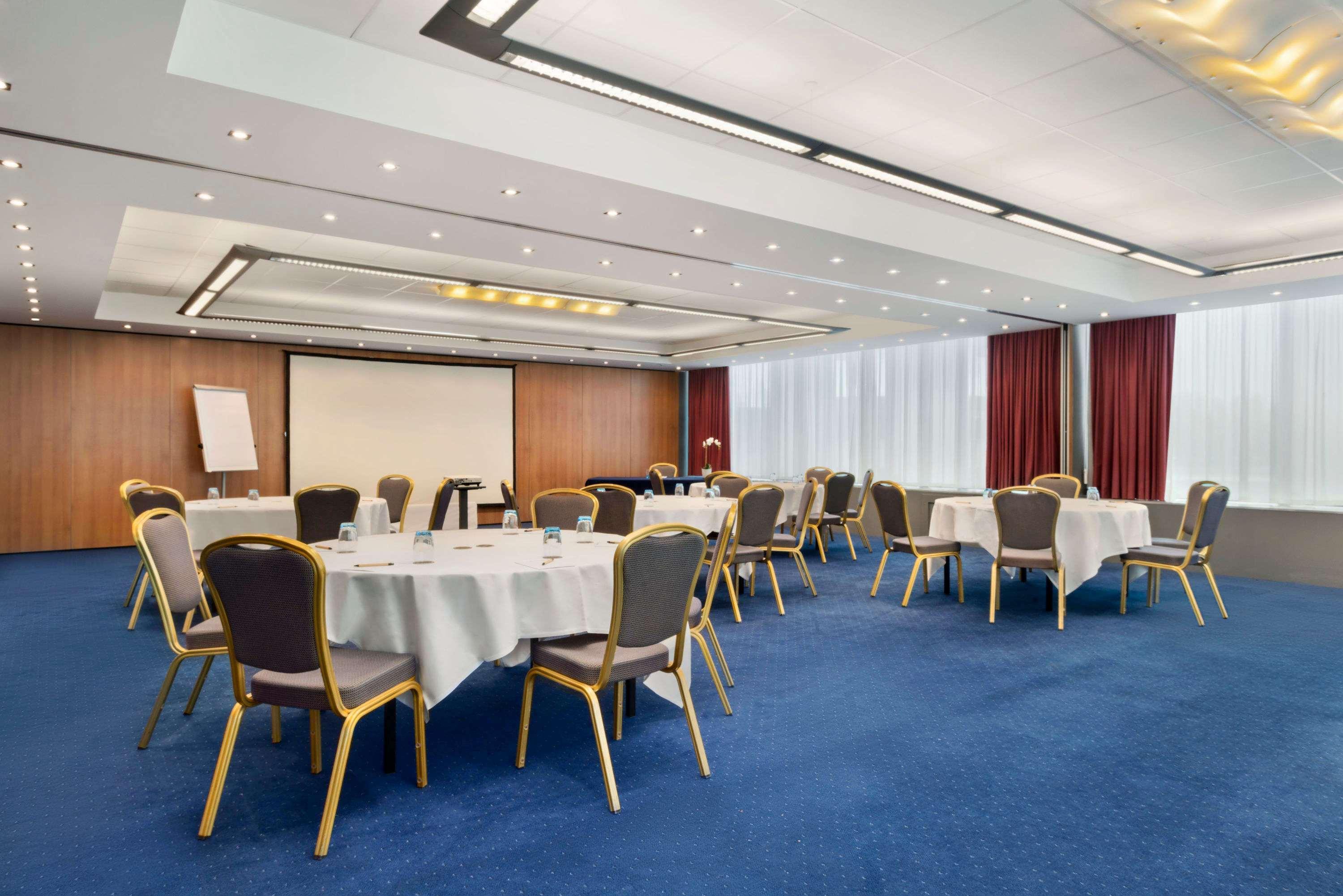 Ramada Encore By Wyndham Geneva Carouge Bagian luar foto