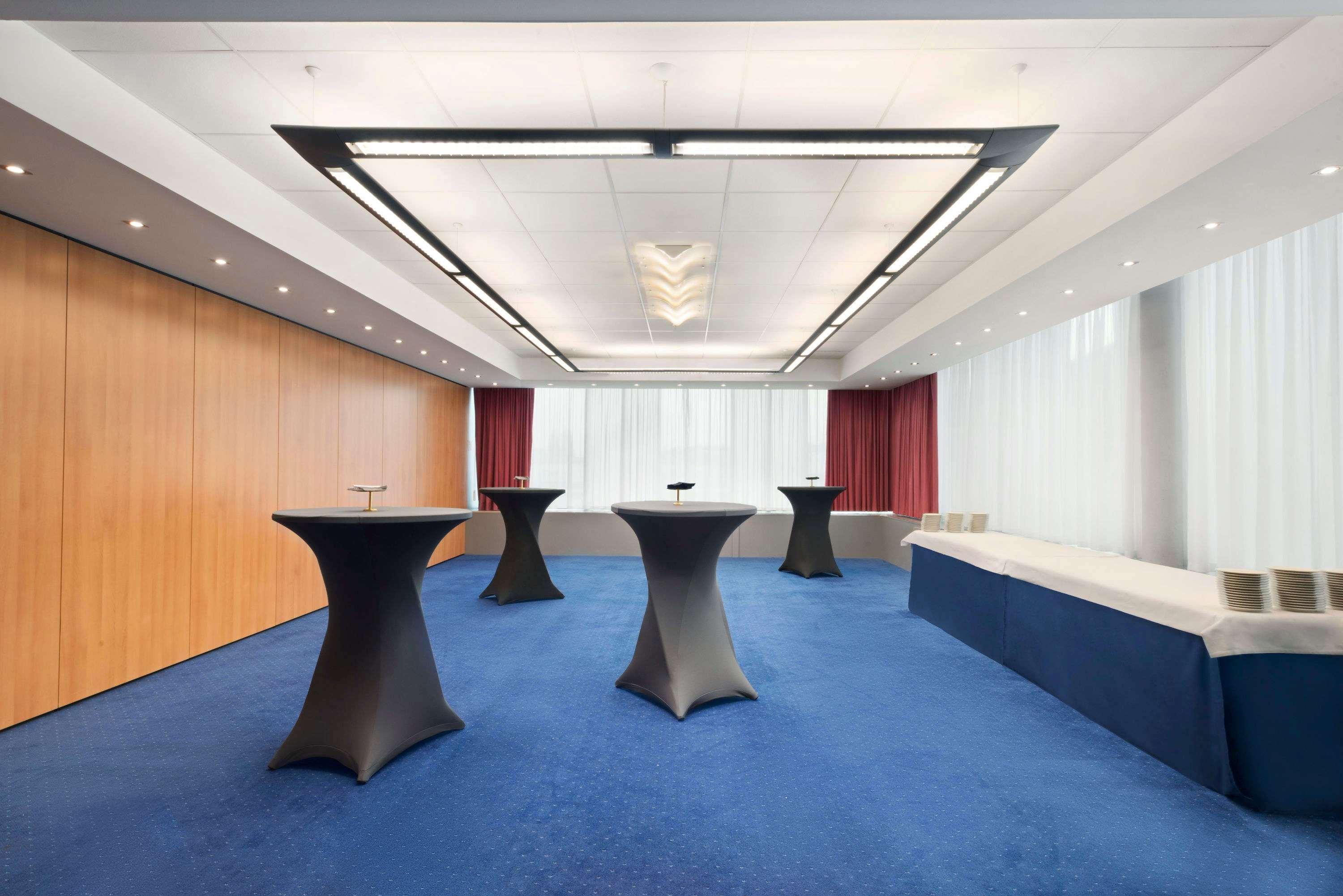 Ramada Encore By Wyndham Geneva Carouge Bagian luar foto