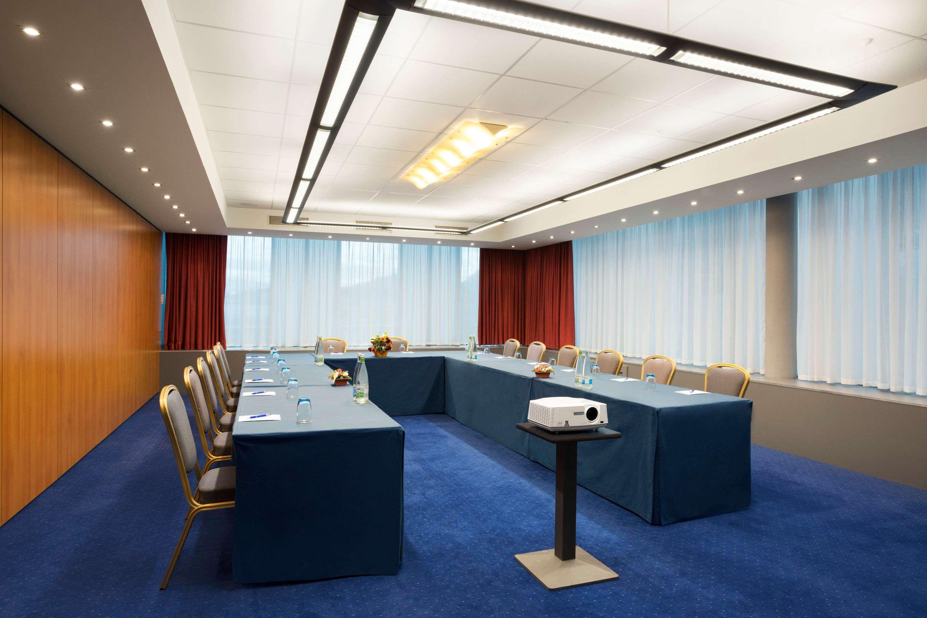Ramada Encore By Wyndham Geneva Carouge Bagian luar foto
