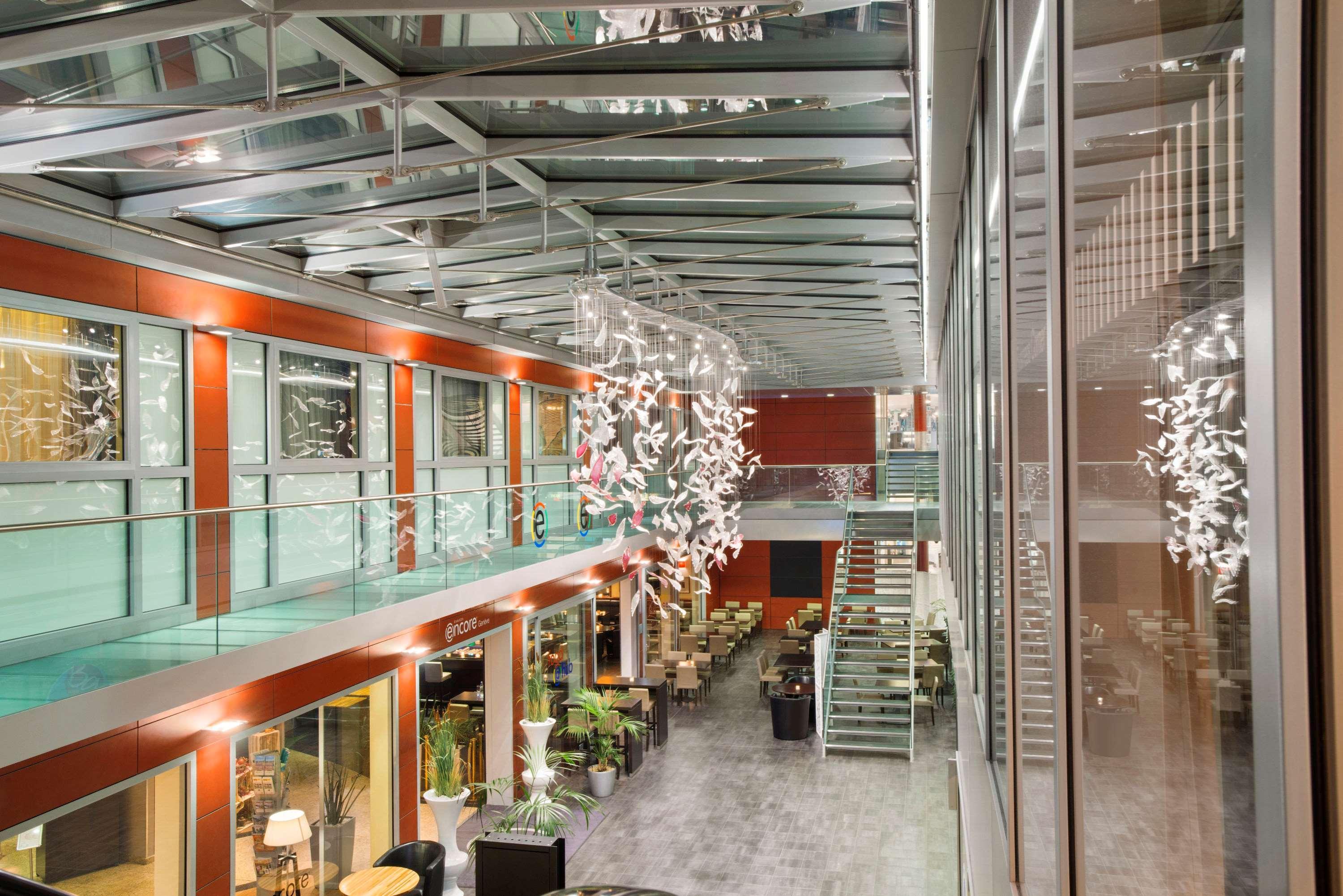 Ramada Encore By Wyndham Geneva Carouge Bagian luar foto