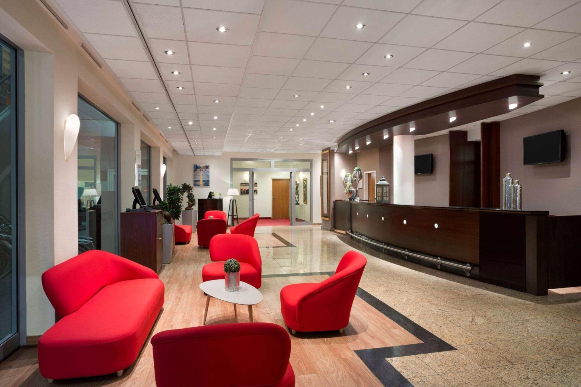 Ramada Encore By Wyndham Geneva Carouge Bagian luar foto