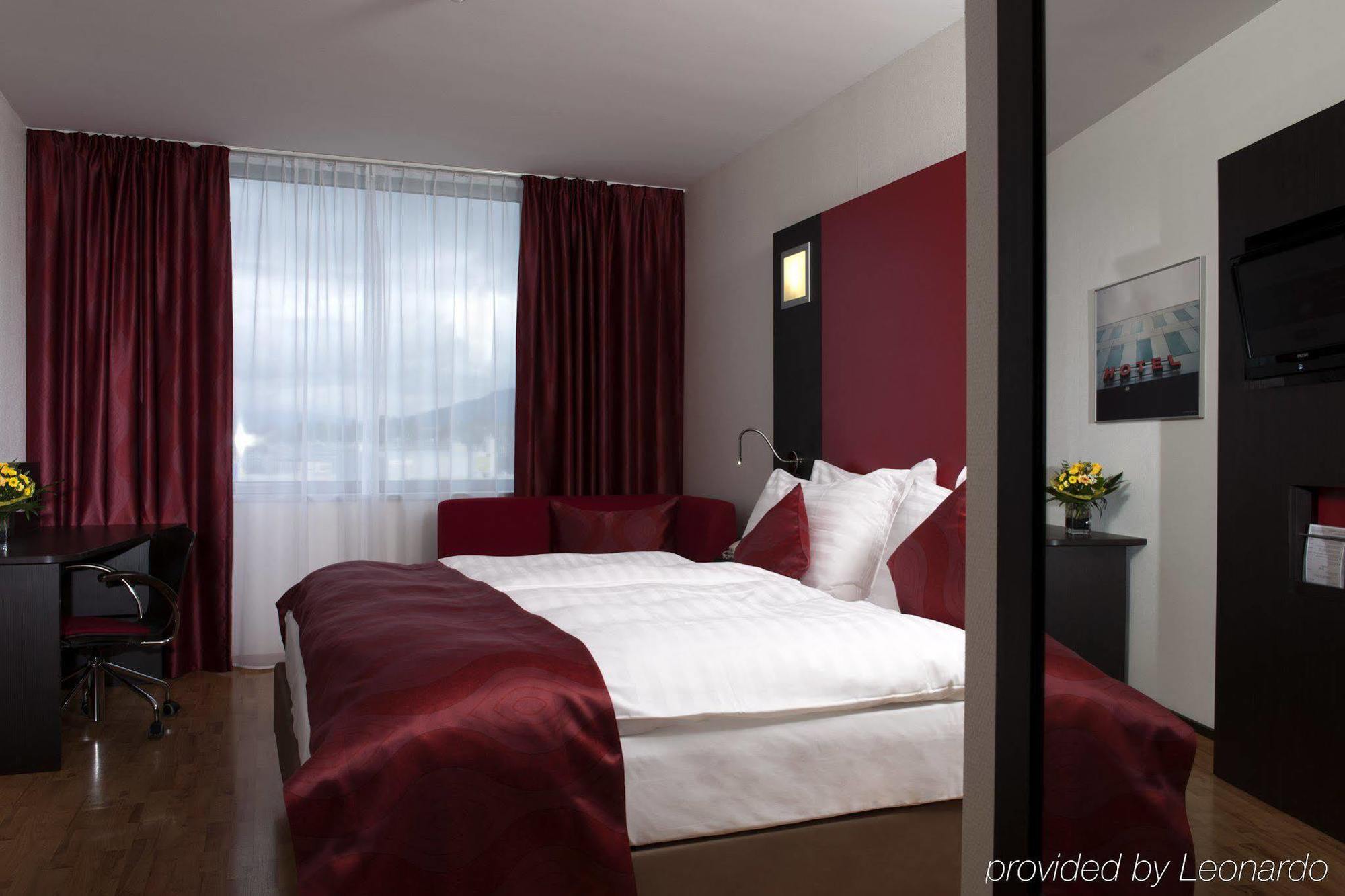 Ramada Encore By Wyndham Geneva Carouge Bagian luar foto