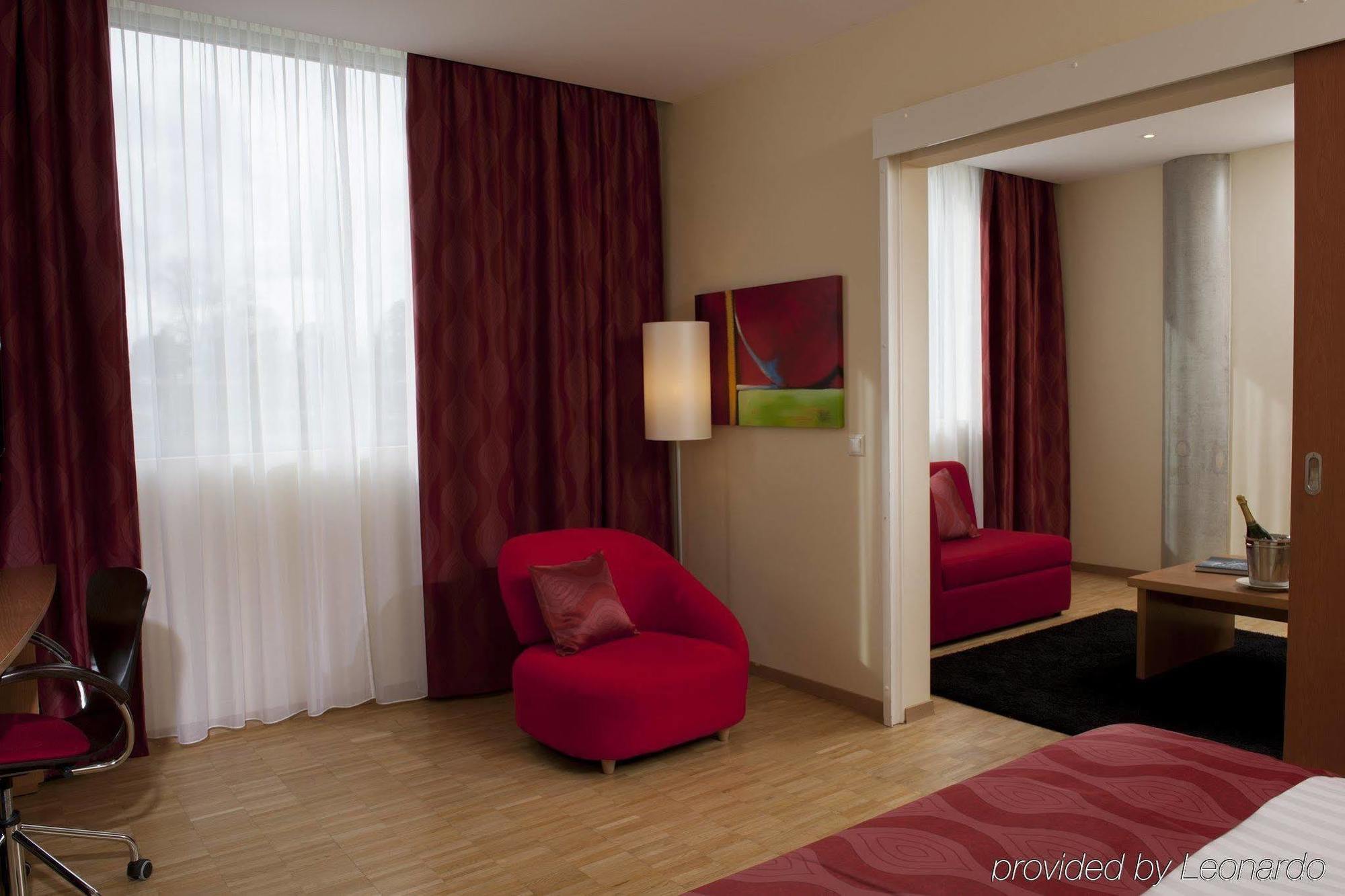Ramada Encore By Wyndham Geneva Carouge Bagian luar foto